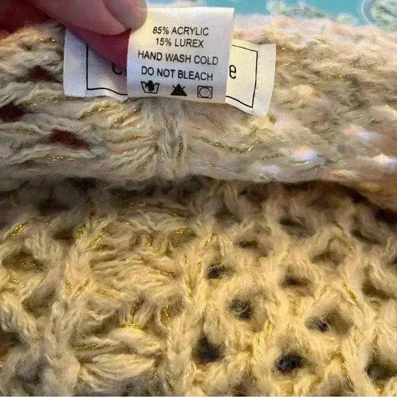 Ces Femme Sweater Cream And Gold Open Weave Knit Women’s Size M Holiday Cozy - Picture 7 of 9
